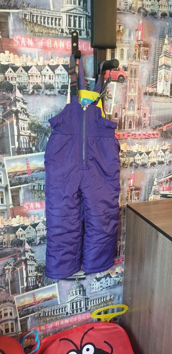 Продаю зимний комбинезон на девочку