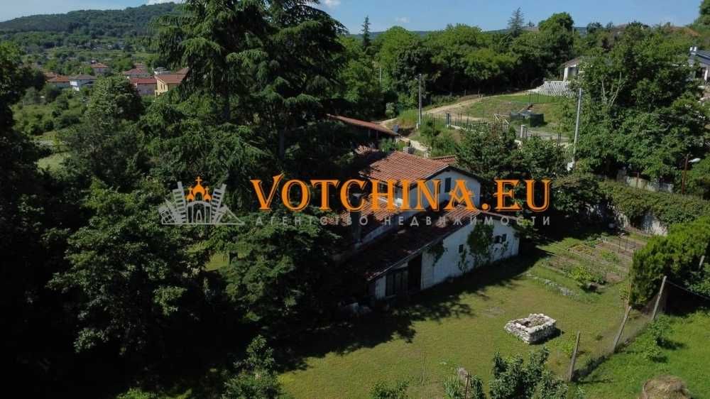 ТОП ЛОКАЦИЯ КРАЙ ВАРНА! Масивна къща с гараж, камина и красив двор – с. Долище