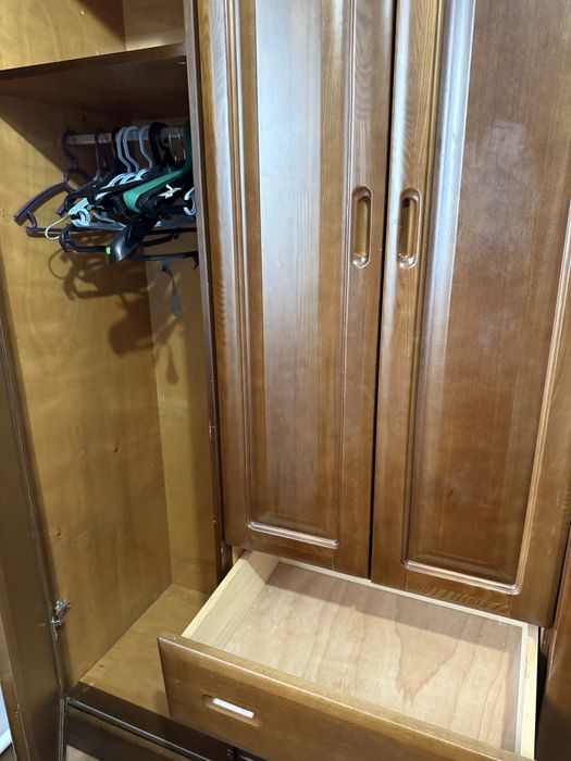 Продам спальный гарнитур