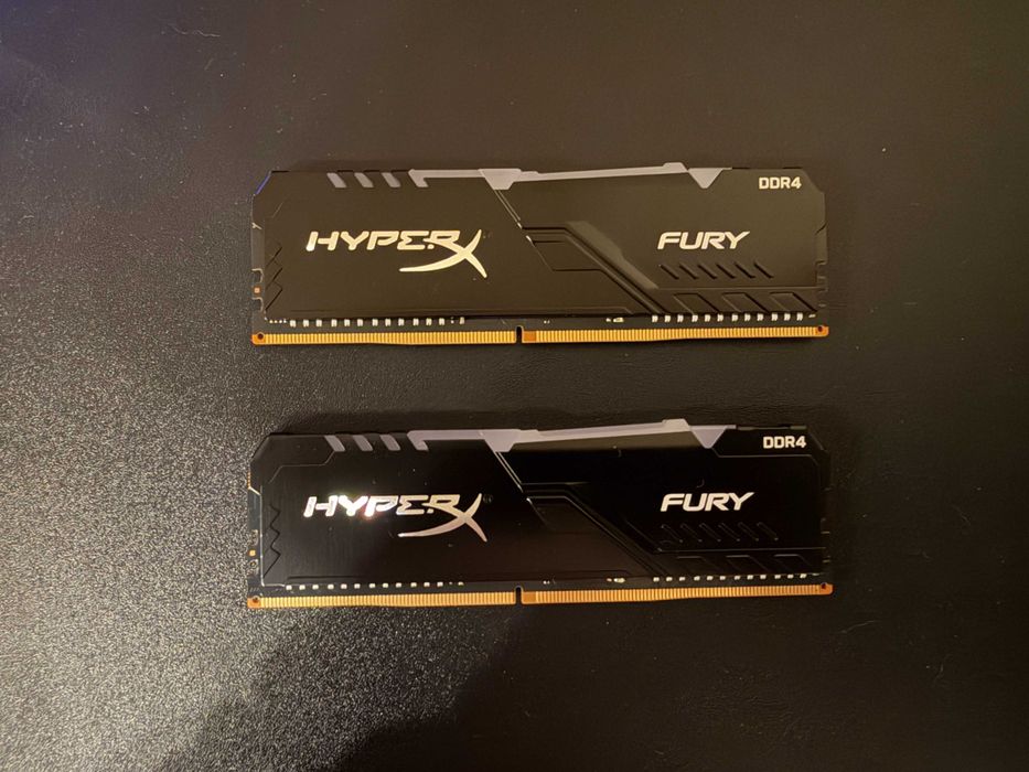 Memorie RAM Kingston HyperX Fury RGB 16GB (2x8GB) DDR4 3733MHz CL18 XMP