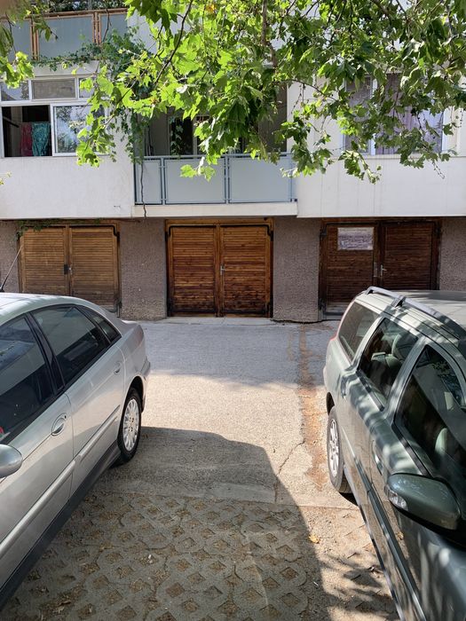 ГАРАЖНА ВРАТА  - 240х220 см