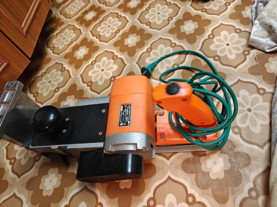 Продам электрический рубанок