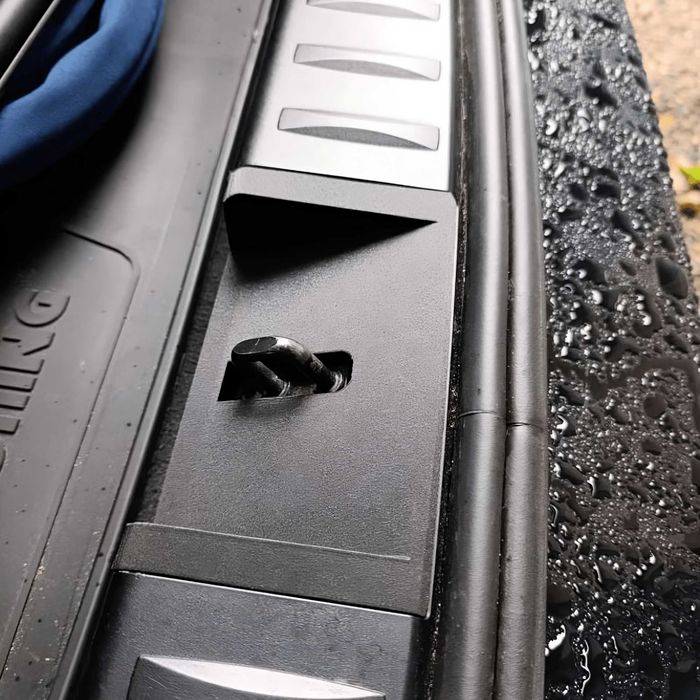 BMW E90 E91 E92 E93 - аксесоари, поставки за чаши, къпхолдъри и др.