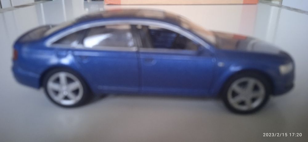 Продавам метални колички Kinsmart