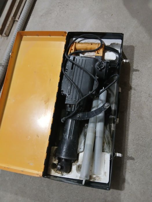 Отбойник молоток atboyniy malatok