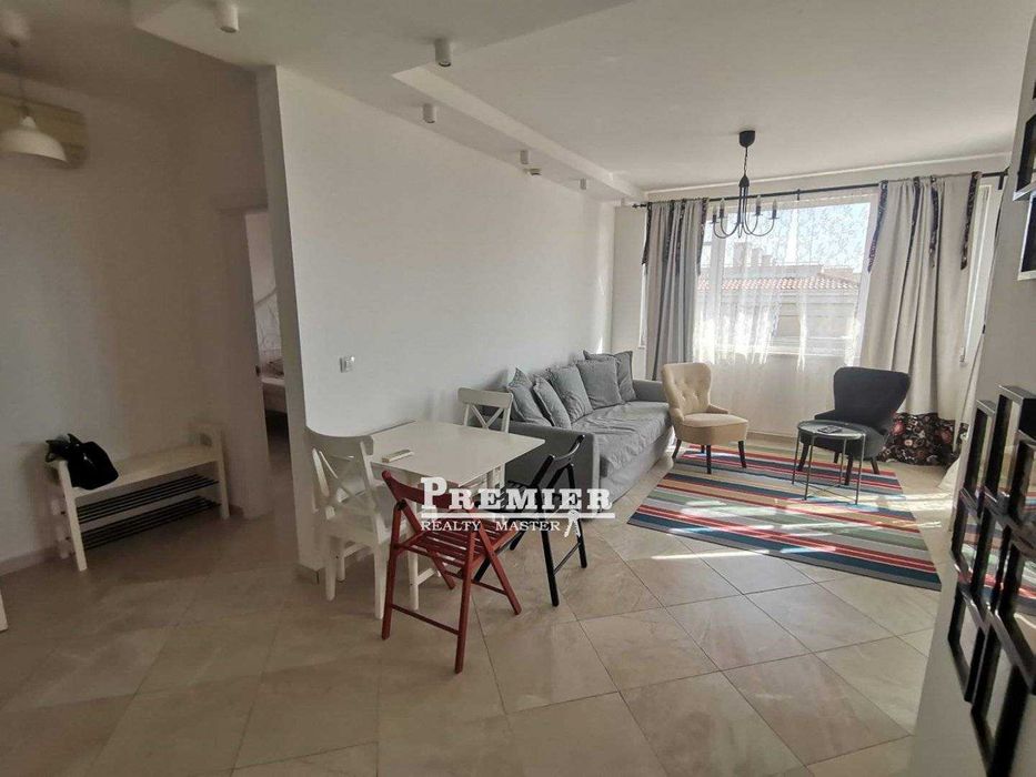 Уютен тристаен апартамент до брега на морето в Черноморец