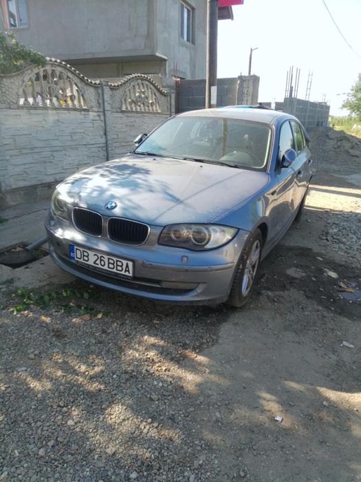 BMW Seria 1 avariata