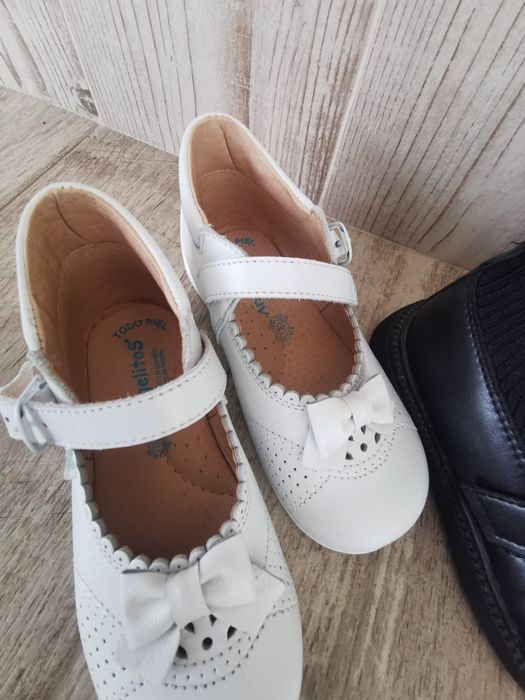 Черни и бели обувчици