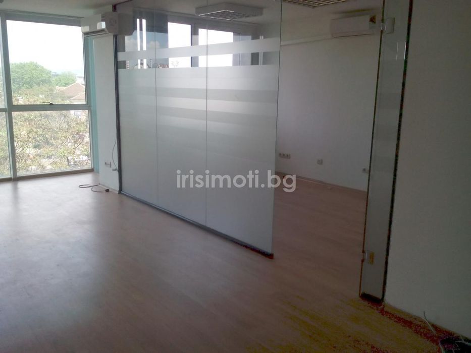 Дава се под наем Офис в София, Център - 68 кв.м за 408 € - Снимка #1