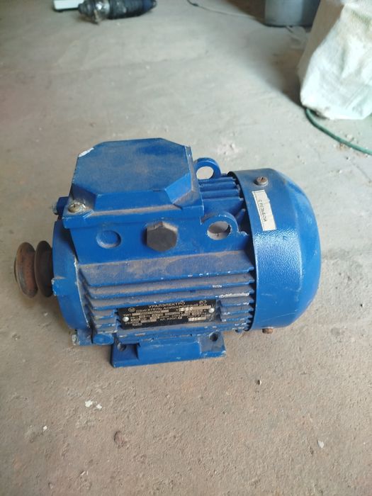 Продам электродвигатели