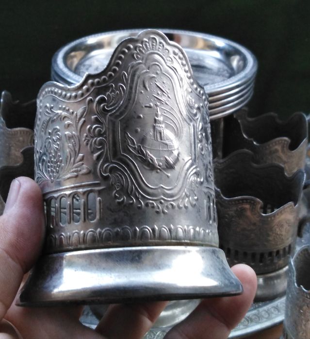 Подстаканники мельхиоровые.