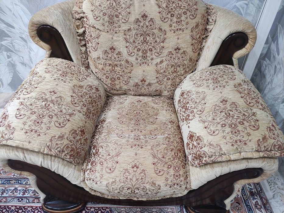 Продам диваны 3-2-1