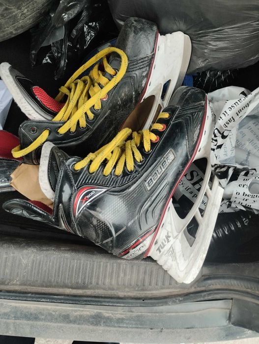 Продам коньки Bauer 42р