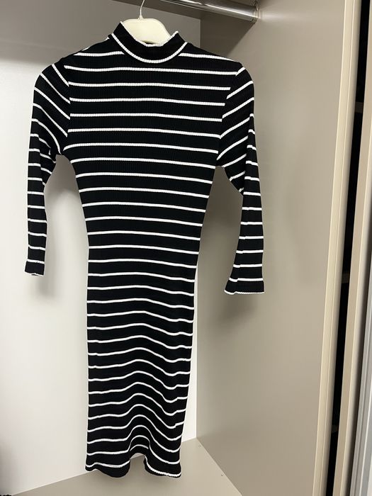 Черна рокля спортна Terranova