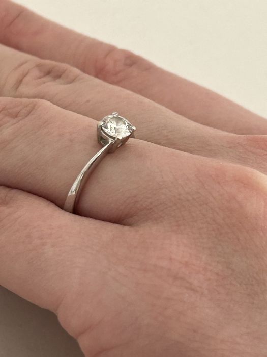 Диамантен пръстен