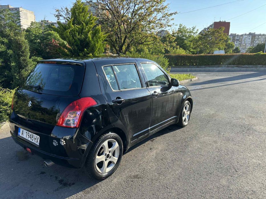 Продавам Suzuki Swift