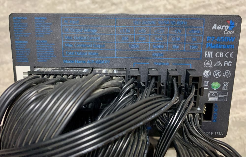 Блок питания AeroCool P7-650W Platinum