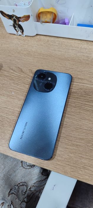 Продам смартфон Tecno spark go 1