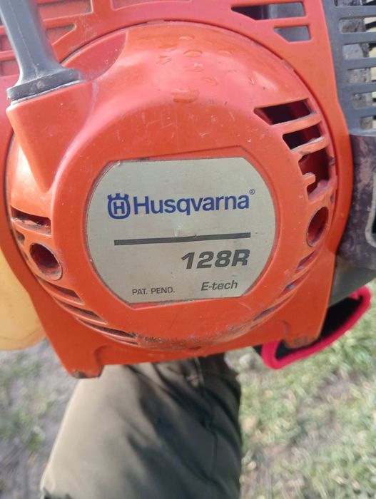 Vând 2 motoare cositoare HUSQVARNA