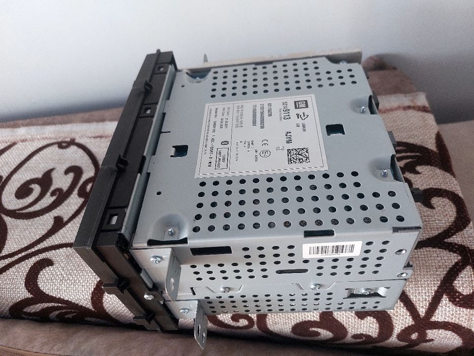 Продам автомагнитофон на шевролет кобальт