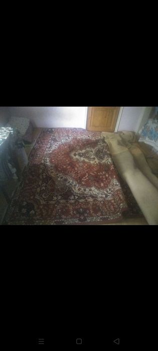 Продается ковер почти новый