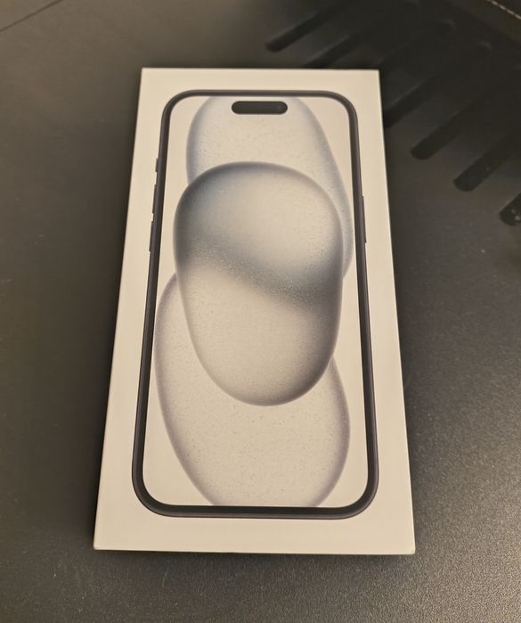 Смартфон iPhone 15 128GB