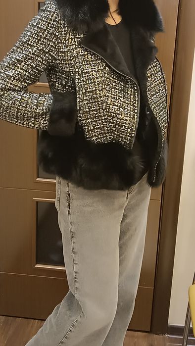 Продаю новую кожаную куртку с. мехом.