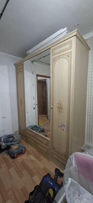 Срочно продам шкаф