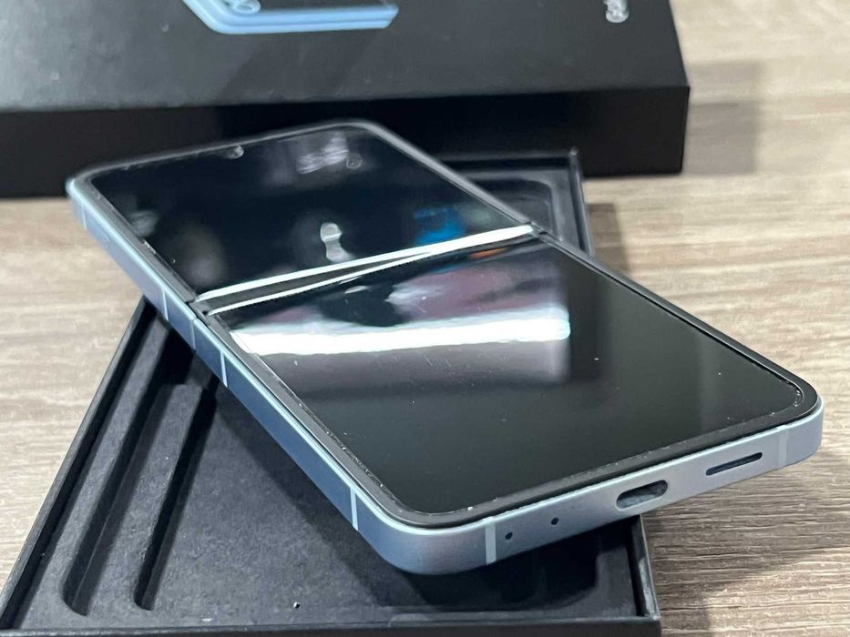 Samsung Z flip 6 256GB