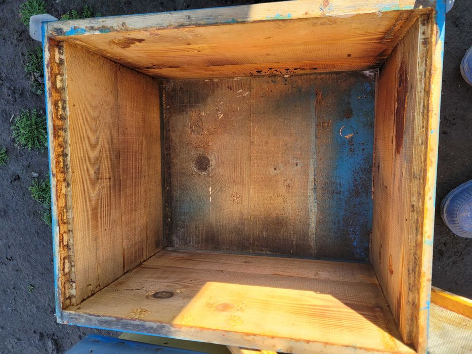 Cutii pentru stupi!De vanzare in stare foarte buna!