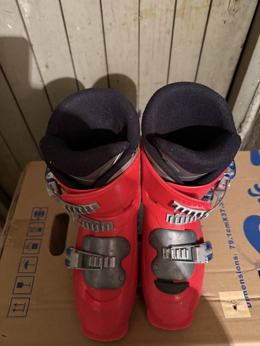 Продавам ски обувки