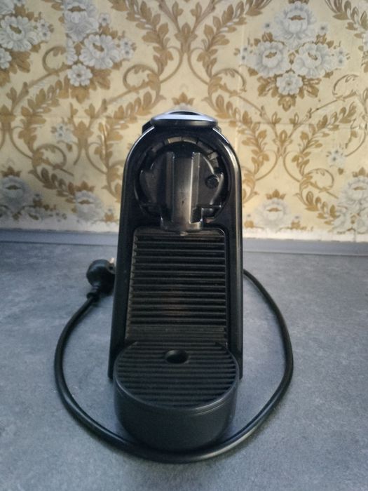 Vând expresor cu capsule