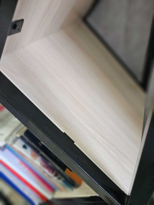 Продаю книжный шкаф