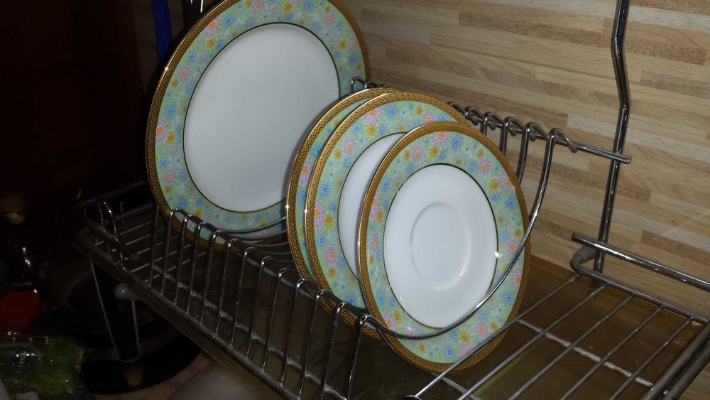 Порцеланов сервиз 92  pcs