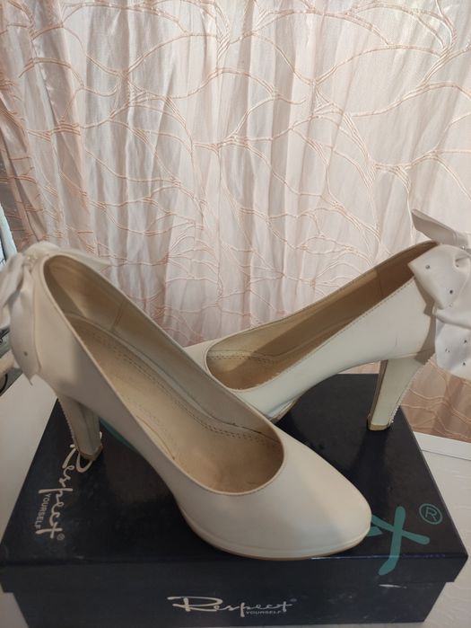 Продам, туфли женские .