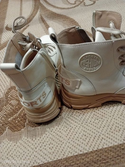 Ботинки демисезонные 39 размер,кожа.