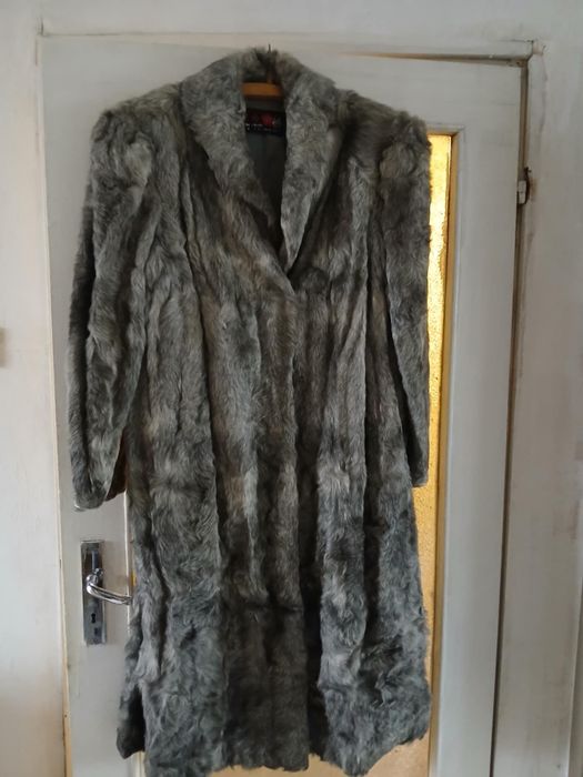 Дамски кожух сив от планинска коза