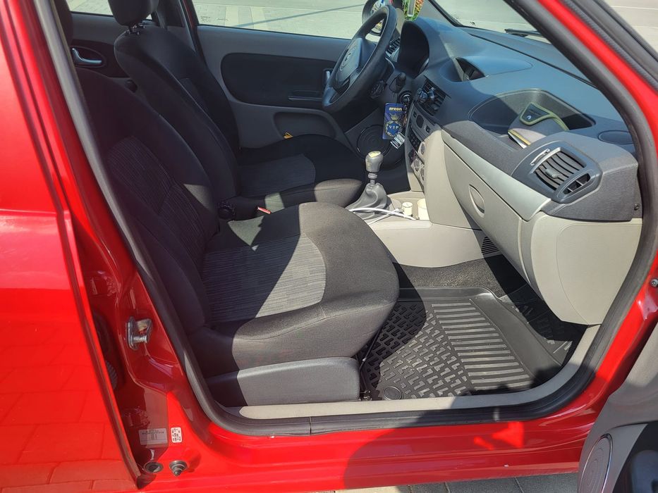 Renault Symbol Thalia 2012, 1,2 benzină