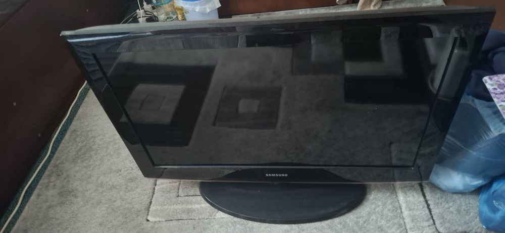 TV Samsung 32" nefuncțional – pentru piese sau reparat