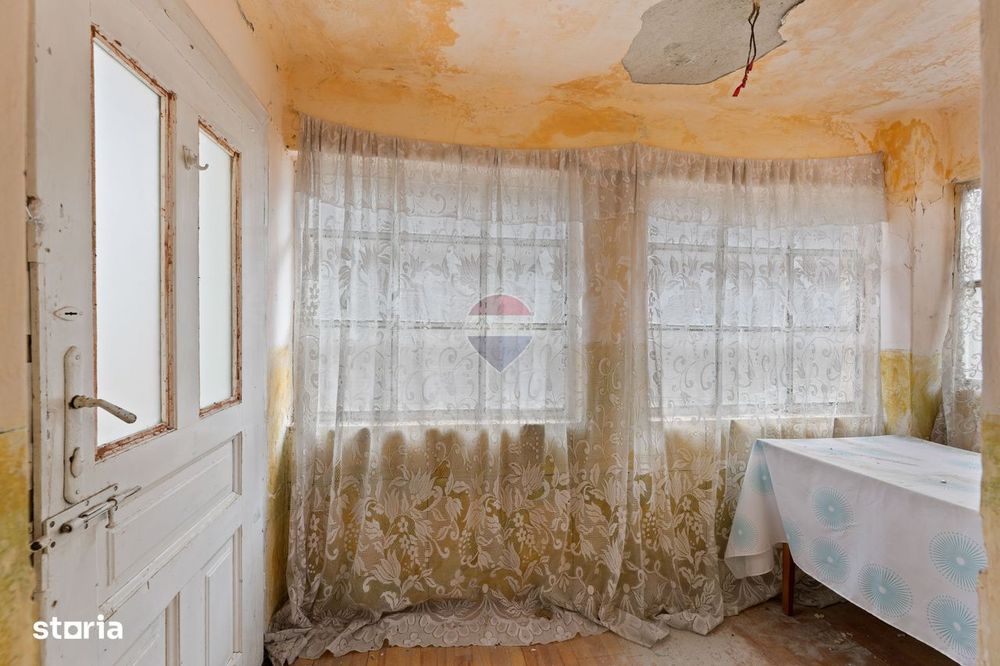 Casă de vânzare în zona Gai cu teren de 1.480 mp