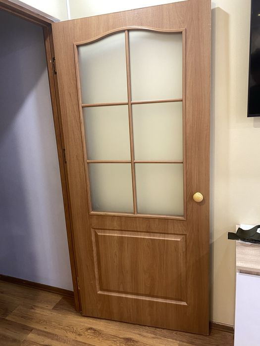 Продам 6 дверей разных размеров