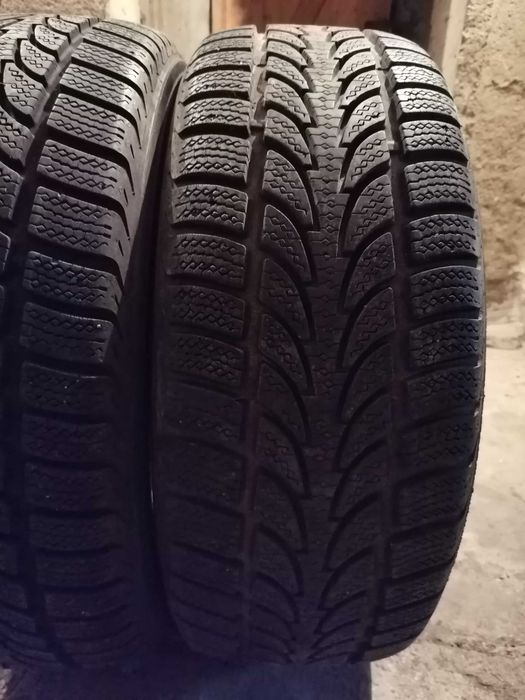 Продавам 2 броя зимни гуми 205.55.16 на 1 сезон дот 2019 Nokian