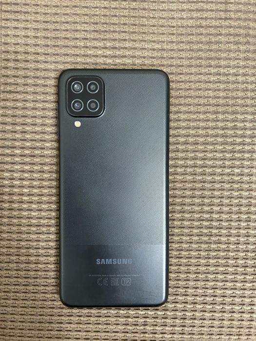 Самсунг А12    .