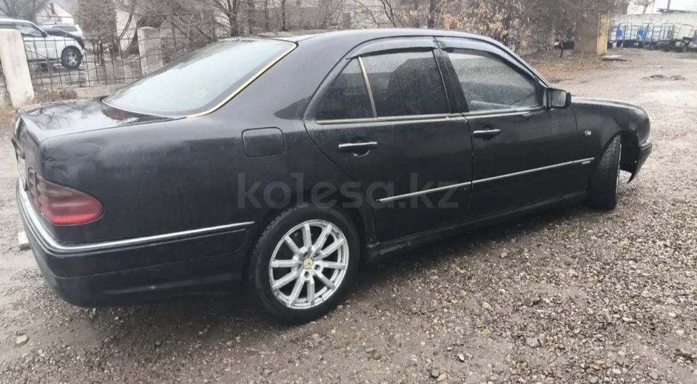 Mercedes-Benz w210