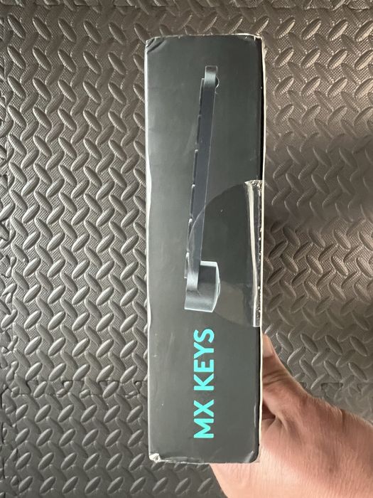 Logitech клавиатура нова