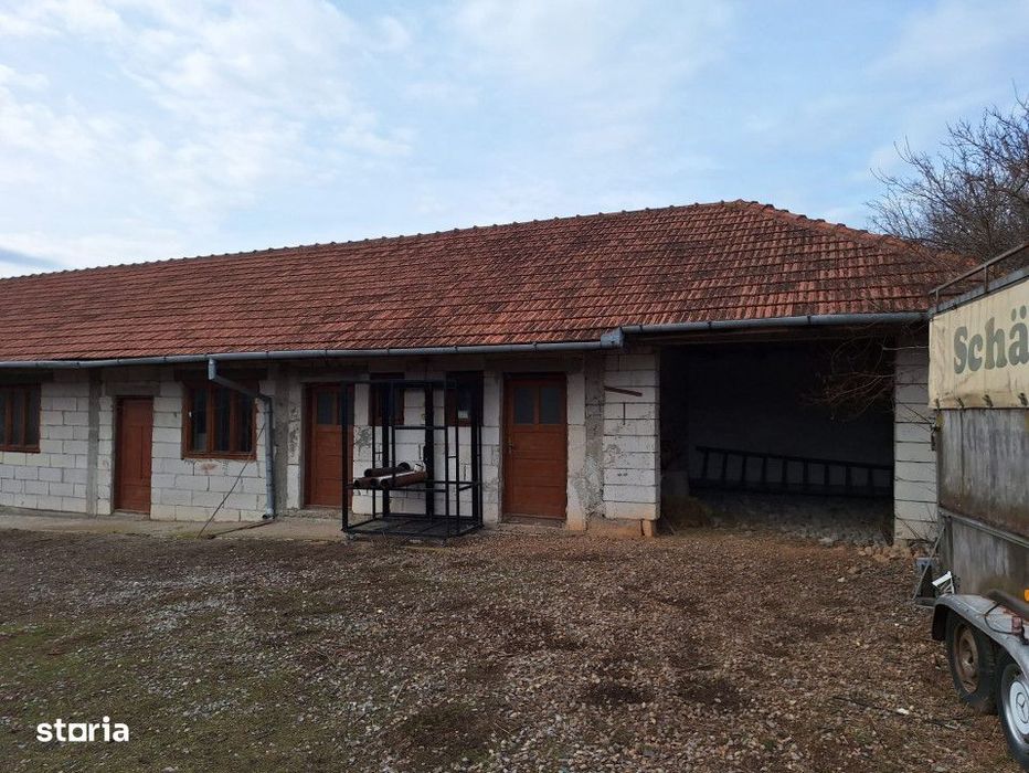 Proprietate industriala versatila – hala + casa P+E pe E79, Hidiselu