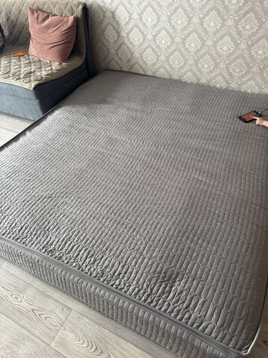 Продам матрас 180на200