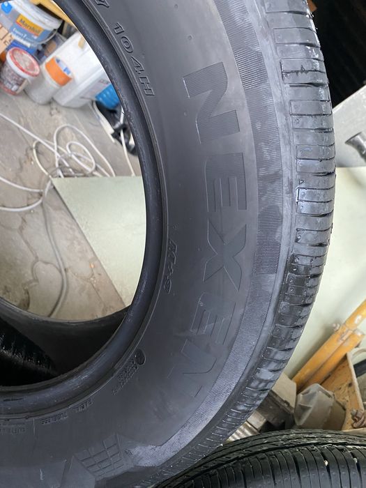 Продам б/у  Шины 235/65/17