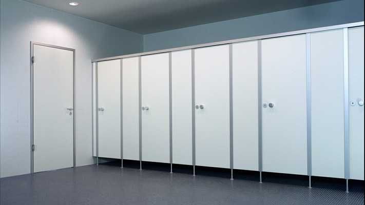 Cabine WC din HPL 12mm – Compartimentări Sanitare/Vestiare, Accesorii și Montaj