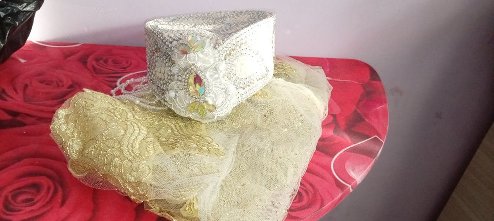 Koylak lozimcha ustida sarafani do'ppi sarisi bn